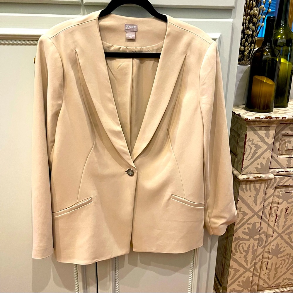 Ladies Blazer Chico’s size 2
